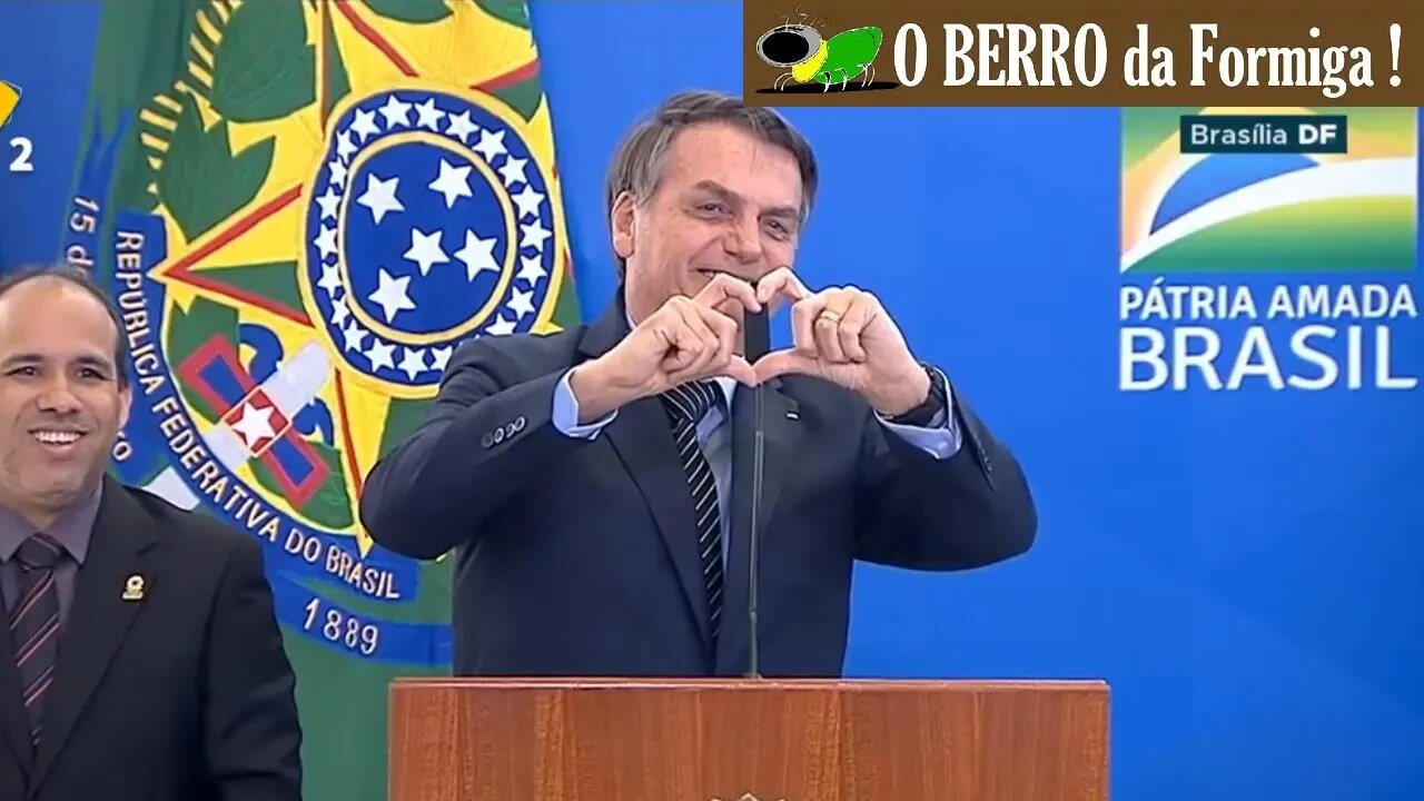 Bolsonaro discursa em cerimonia da CEF