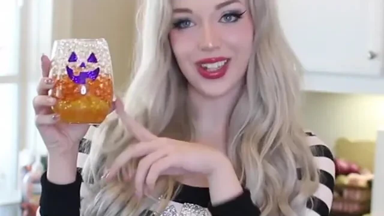 Trying the Best DIY Halloween Hacks & Foods!-Lyssy Noel *EMERGENCY LIVECHAT & REUPLOADED*