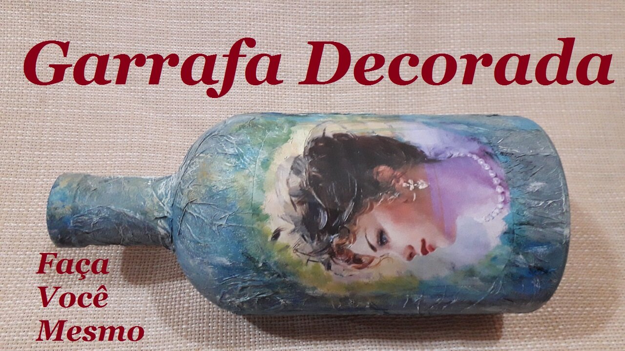 GARRAFA DECORADA - ARTESANATO COM VIDRO - Pátina azul @lucibuzo 