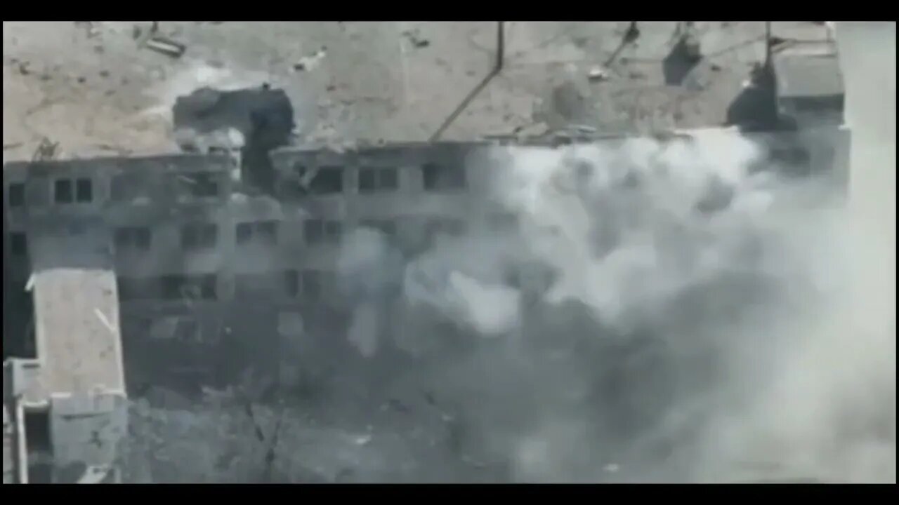 A building after the attack in Mariupol!