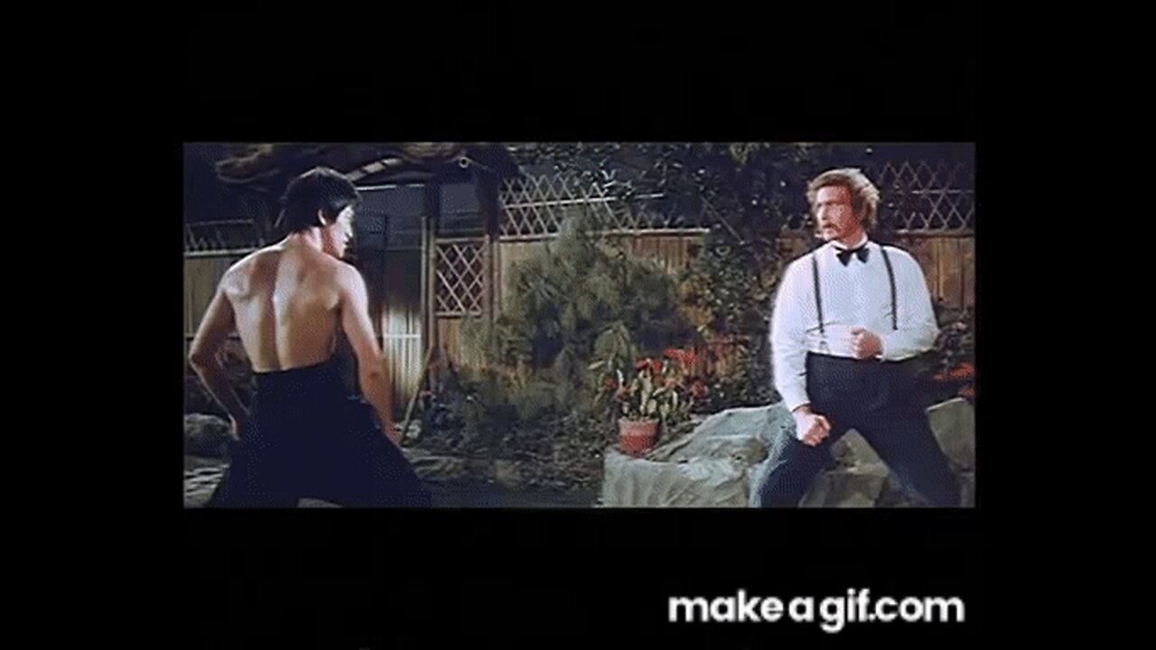 Cross kick Studio Films Bruce Lee vs Russian in fist of fury