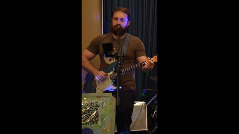 Blue Levee Plays Bridge of Sighs