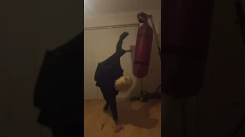 Sanji kicking, new theme. #martialarts #sanji #onepiece #taekwondo #axekick