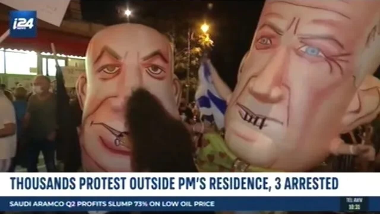 Thousands Of Protesters Surround Benjamin Netanyahu's Personal Residence!