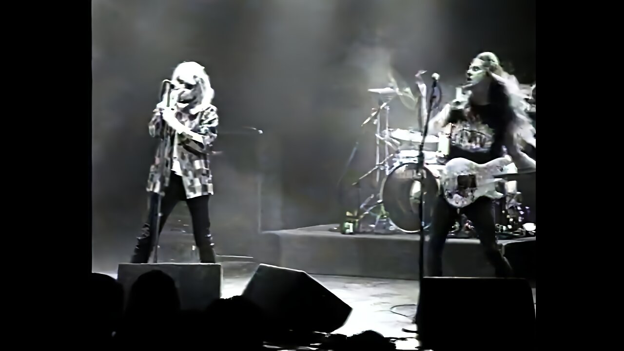 Alice In Chains - Live Facelift (The Moore Theater, Seattle, Washington, Dec. 22, 1990)