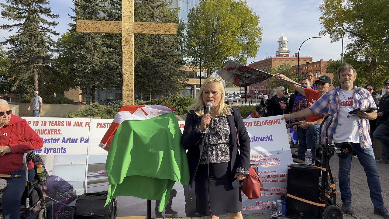 Marzena Pawlowski spoke at the court house!