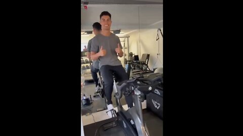 How does Cristiano Ronaldo gym