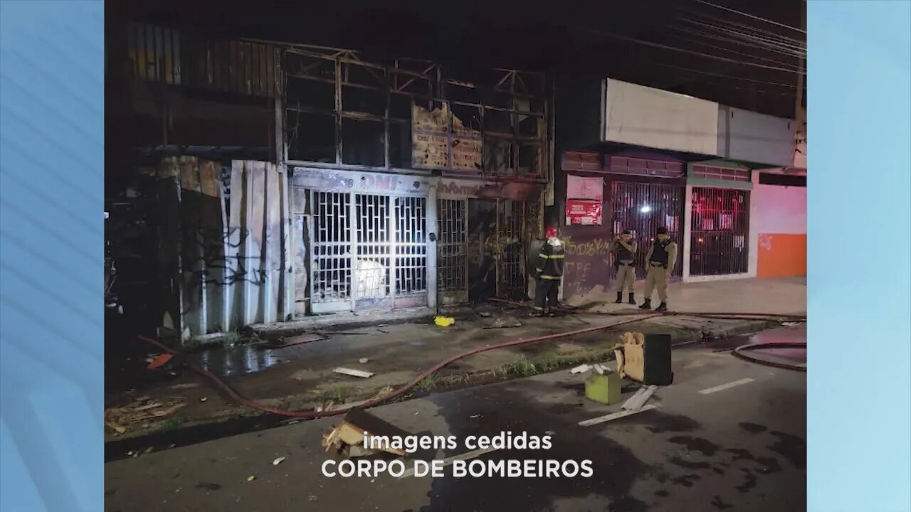 Ipatinga: galpão comercial é destruído por incêndio