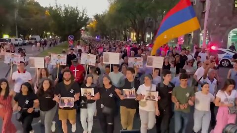 💢 Protesters took to the streets of Yerevan once more, today in response to the death