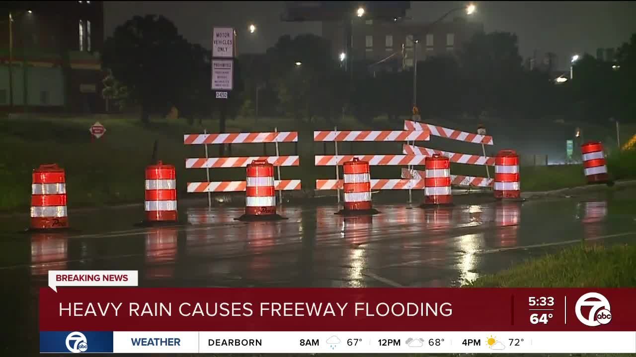 Heavy rain causer freeway flooding on I-75