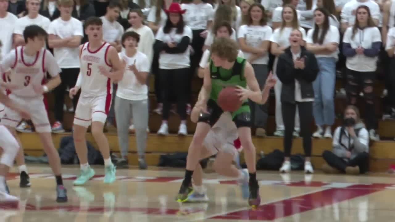 Neenah Rockets remain undefeated in conference play with win over Oshkosh North