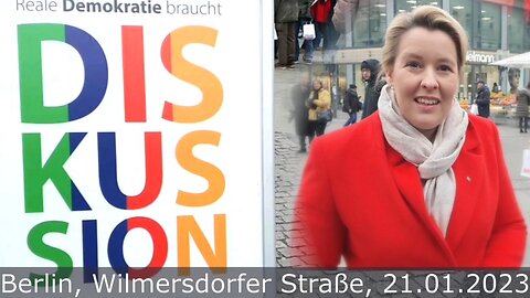 Lehrer Borrmann im Gespräch mit der Berliner Bürgermeisterin Frau Giffey