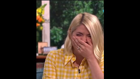 Farting Is Funny 😂😂😂 #ThisMorning #PhillipSchofield #HollyWilloughby