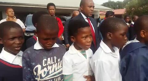 SOUTH AFRICA - Pretoria - Bheki Cele visits school (videos) (4o9)