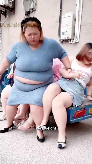 strong pickup wow #strong #women #funnyvideo #funny #shorts