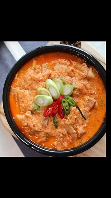 Beef grind soybean stew (Korea) 콩비지 찌개