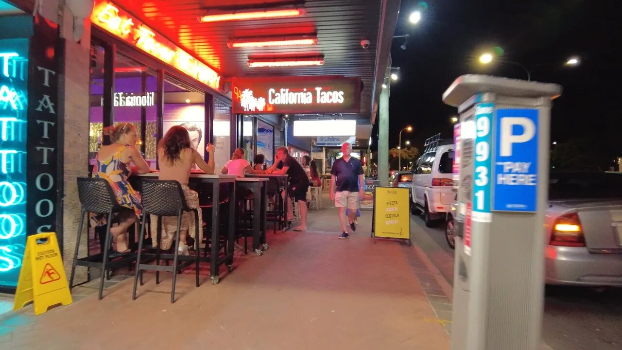 Gold Coast Sunday Nightlife in Burleigh Heads