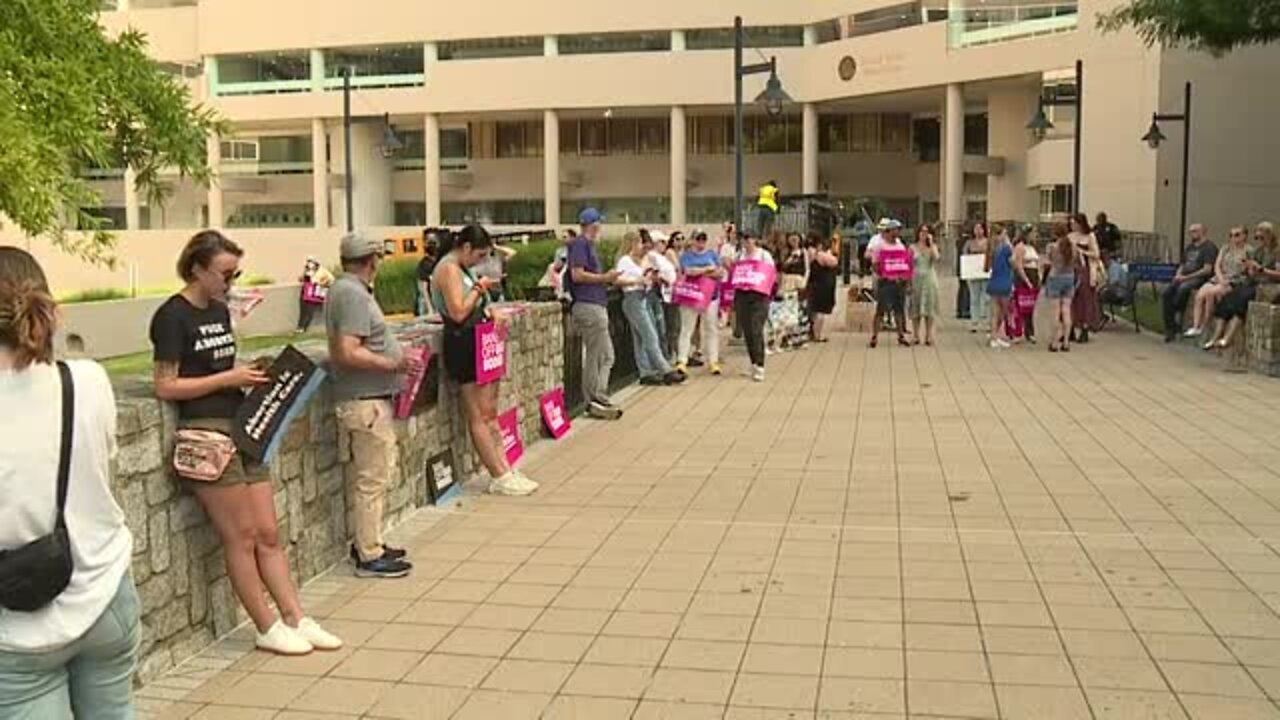 Protesters against overturning Roe v. Wade