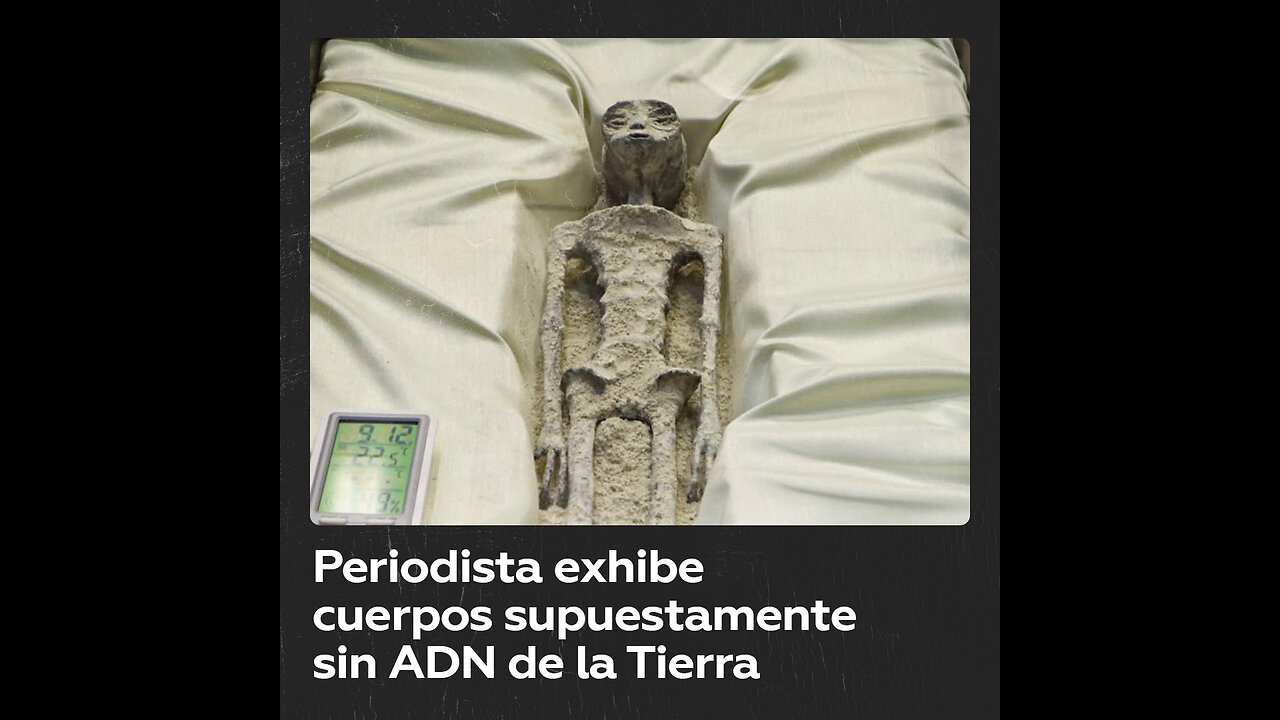 Periodista muestra seres inertes “no humanos” en el Congreso mexicano