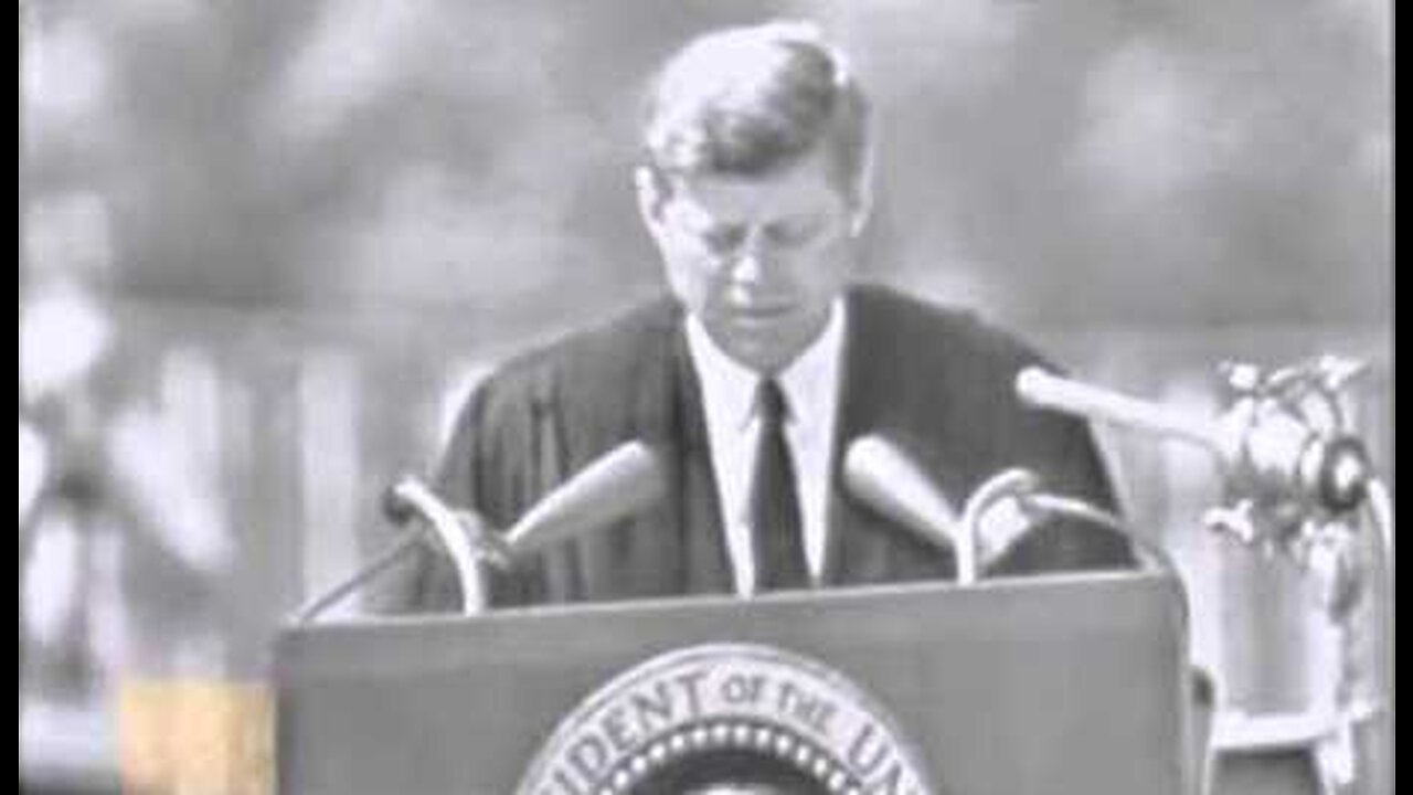 60 vite nga fjalimi madhështor i Presidentit John F. Kennedy mbi paqen ...