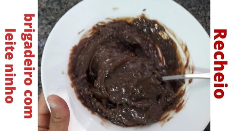 Recheio de brigadeiro com leite ninho fácil e delicioso