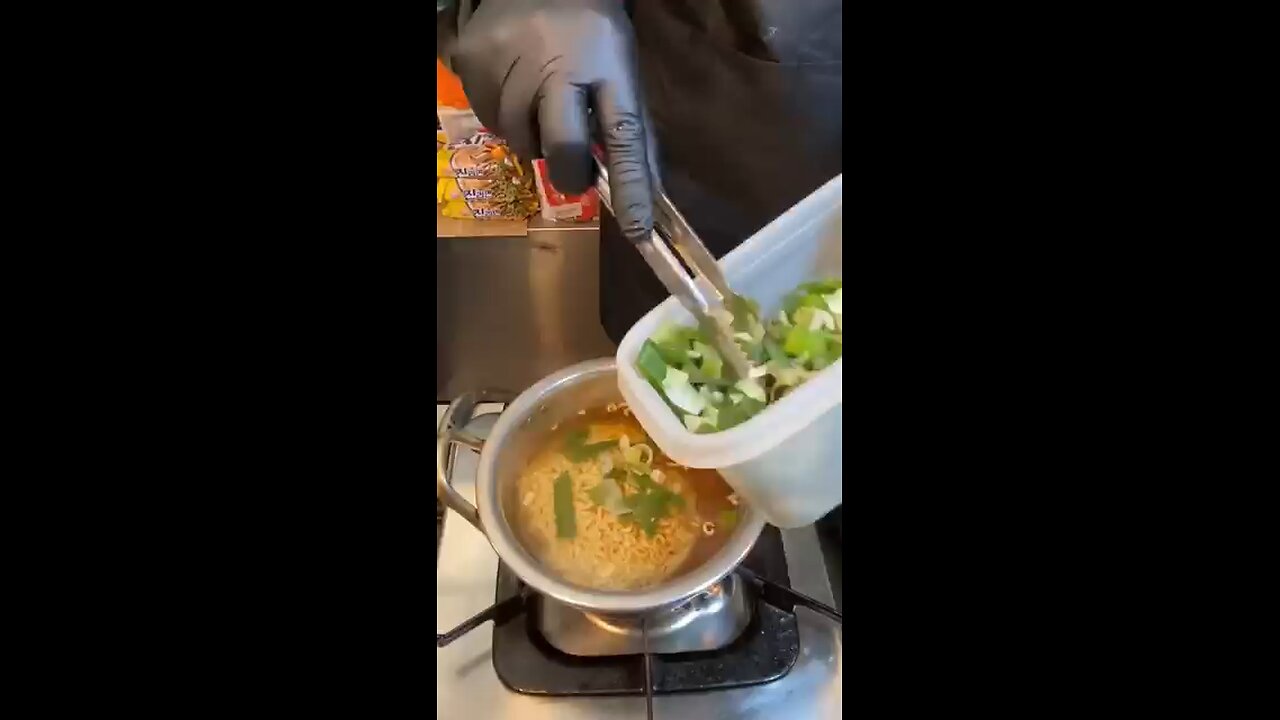 Popular ramen in Korea - Delicious Shin ramen #shortsvideo