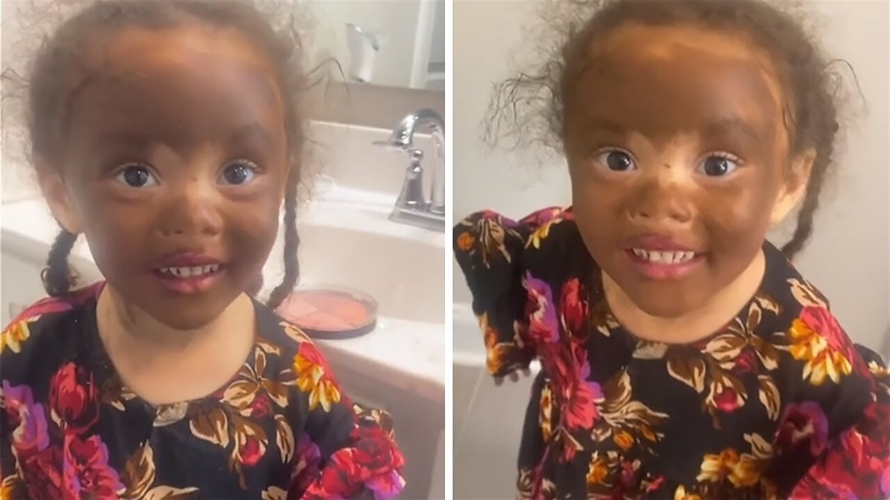 Little girl makes herself ''beautiful'' with mommy's makeup