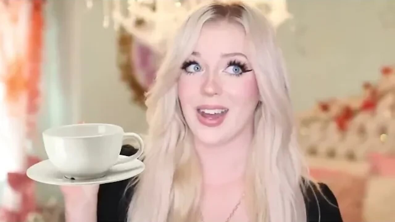 Saturday Night Showcase:Lyssy Noel