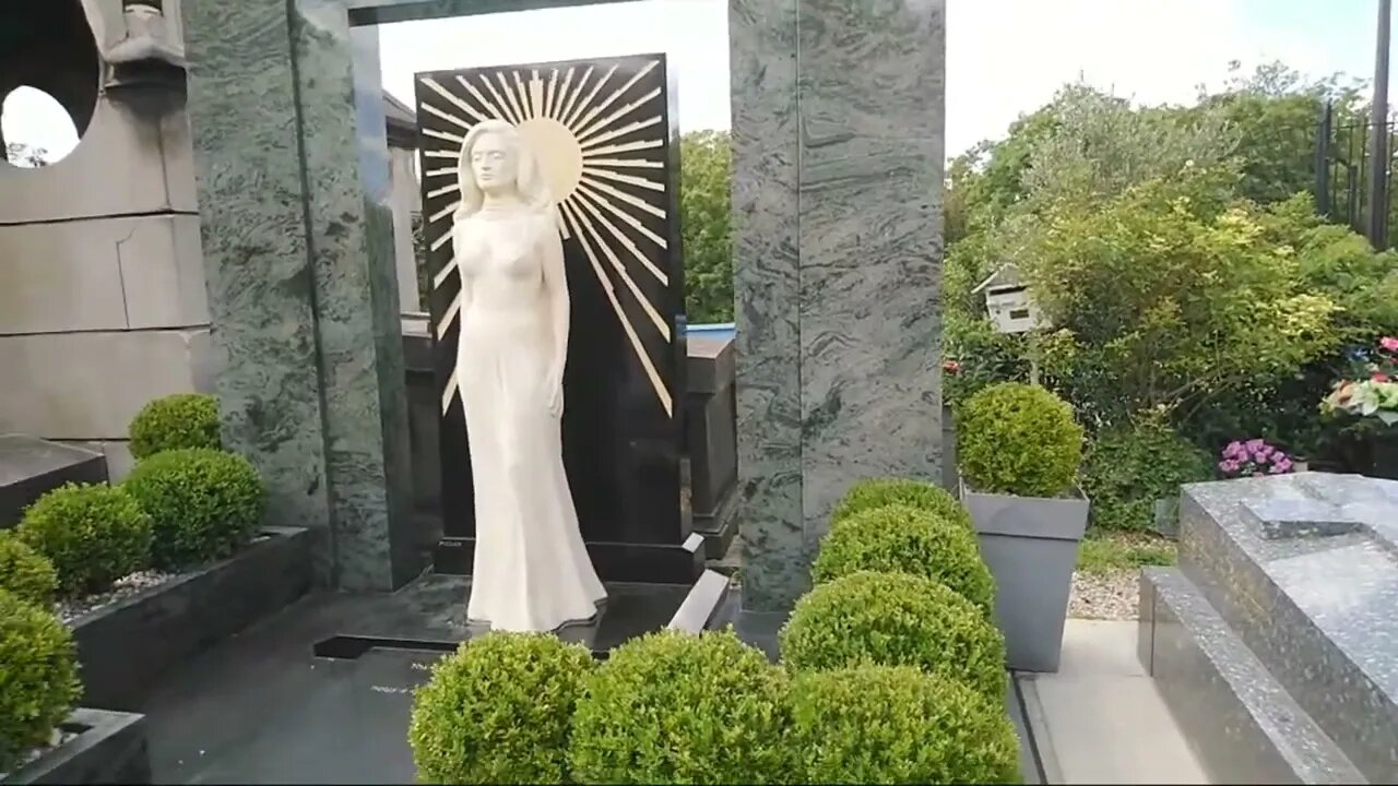 Pierre tombale "Dalida" au cimetière Montmartre ✝