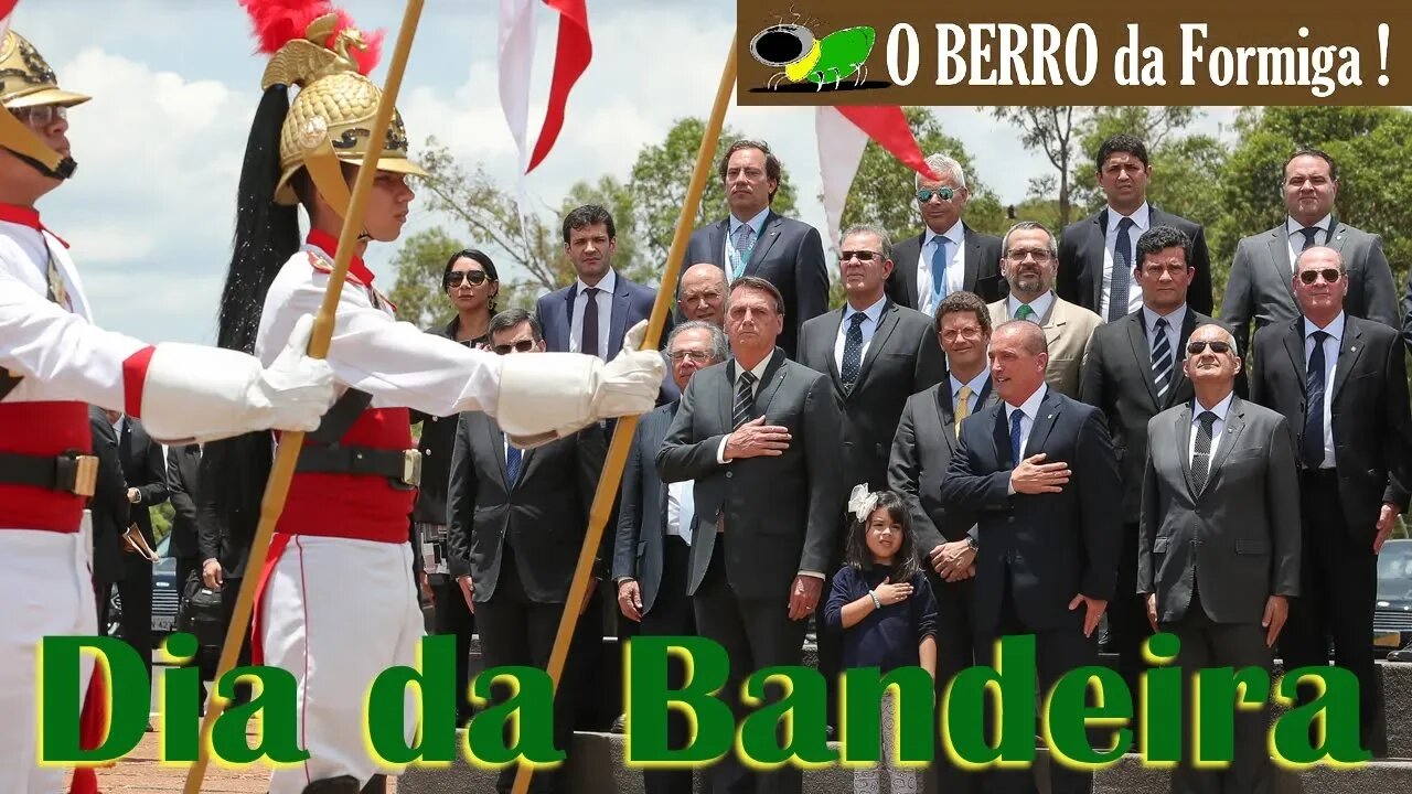 Bolsonaro e ministros comemoram Dia da Bandeira e aniversário de 130 anos da Bandeira Nacional