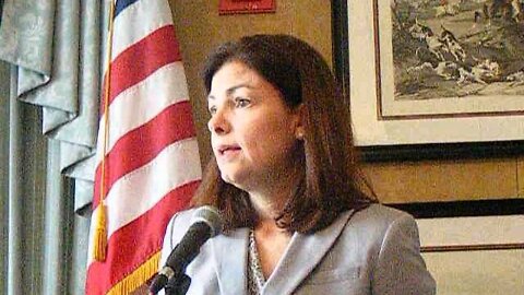 Sen Kelly Ayotte at the Nashua Federated Republican Womens Club breakfast.AVI