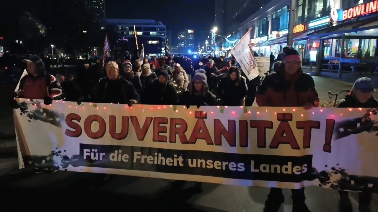 23.11.2022 Alexanderplatz - WIR zusammen - Siebter zentraler Spaziergang