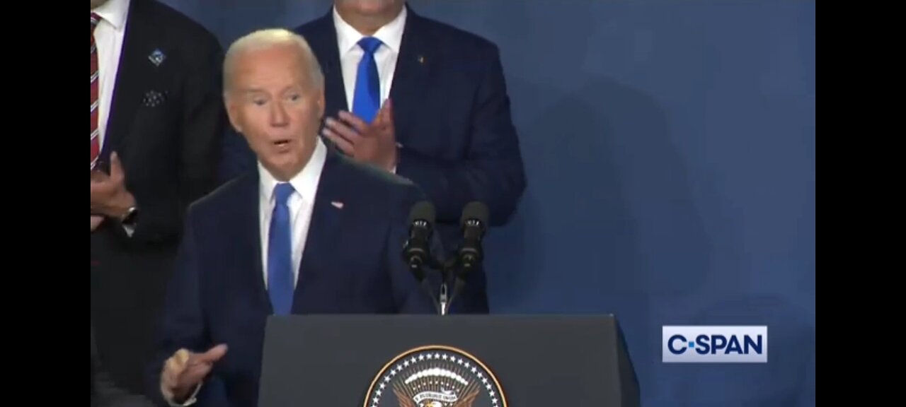 Biden introducing Zelenskiy as "President Putin" 🫠