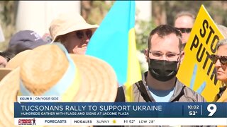 Hundreds rally behind Ukraine in downtown Tucson