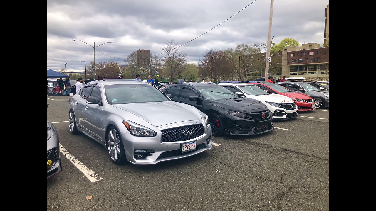 Infiniti Q70s UMass car show