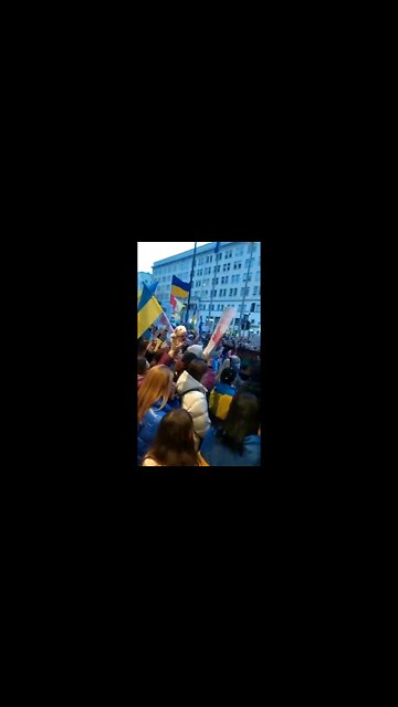Ukrainian refugees in Warsaw, Poland chant "Mariupol"