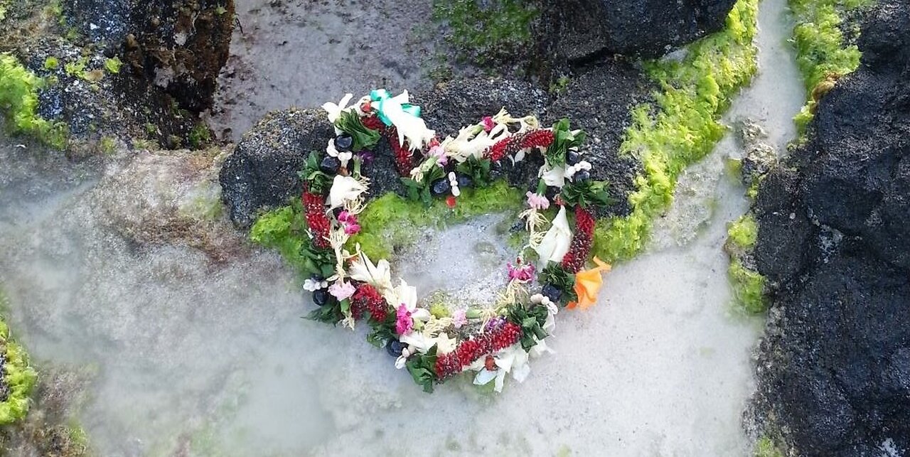 Tribute to Todd 07 ... Final Tribute at Kua Bay