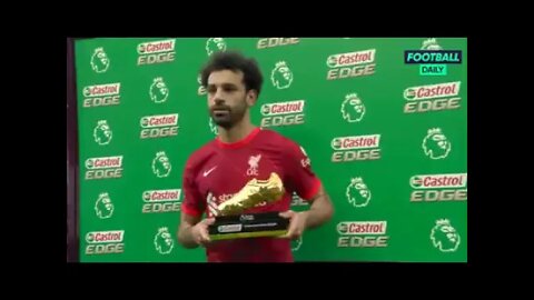 شاهد لحظة تتويج محمد صلاح فخر العرب ❤️💪 هداف الدوري الانجليزي والأكثر صناعة للأهداف في موسم واحد 👏👏