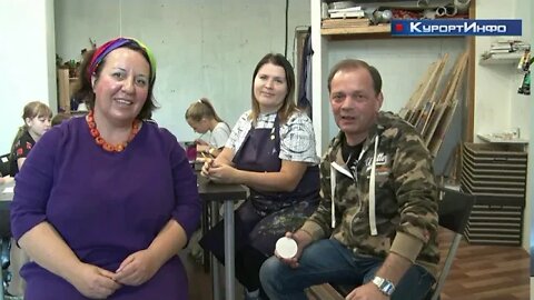 Основам живописи в ИЗО-студии «Художники» могут обучиться дети и взрослые