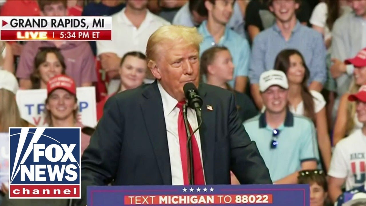 Trump asks rally audience who should run against him