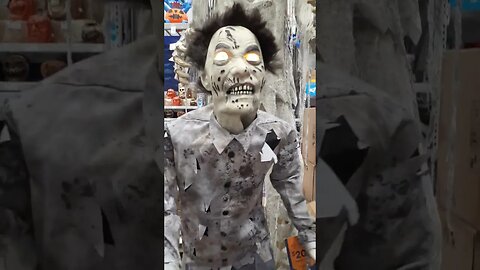 Lowes GUARD ZOMBIE animatronic in store demo for Halloween! #shorts #lowes #animatronics