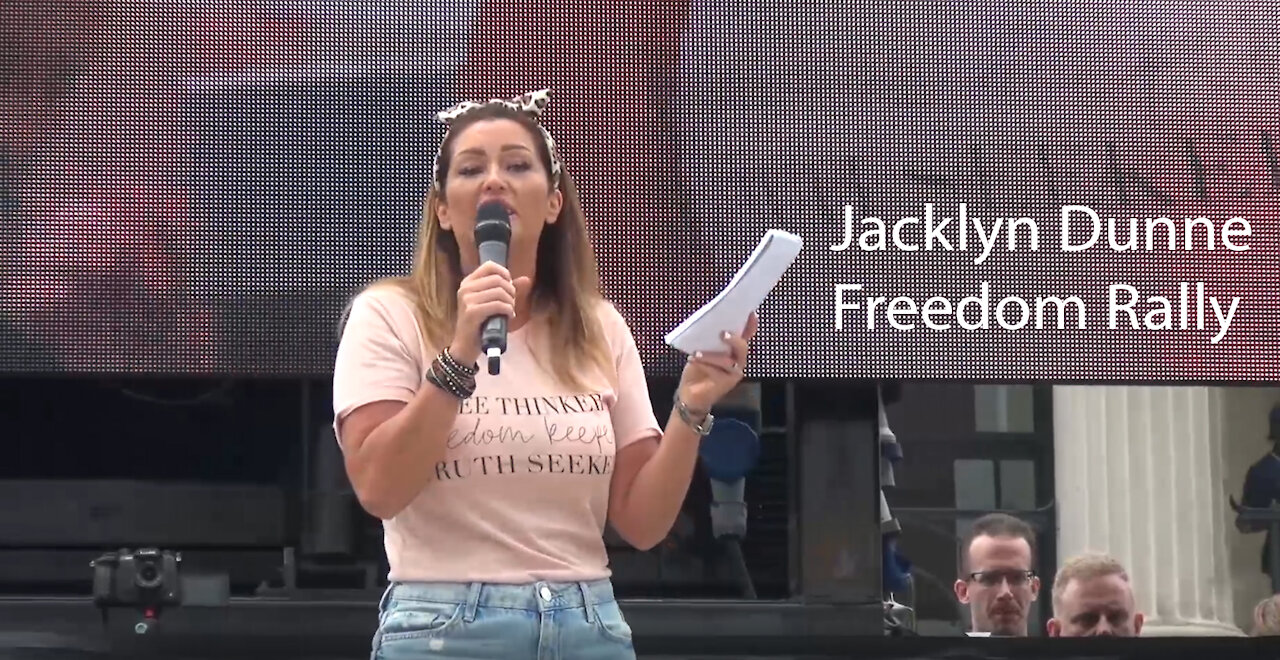Jacklyn Dunne - Trafalgar Square