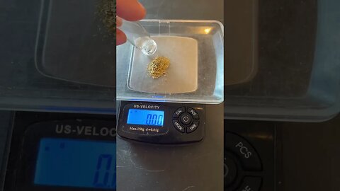 How much gold does it take to = $100?