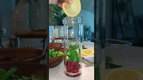 Refreshing healthy drink 💧 Fruit infused water 🍒 #shorts