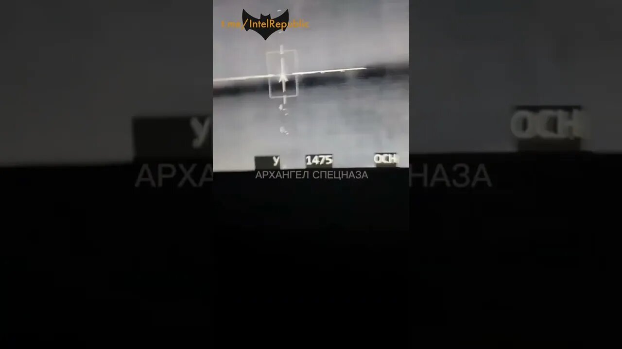 🎯💥 ONE HIT WONDER: Russian artillery BLOWS UP column of Ukrainian soldiers with a pin-point STRIKE