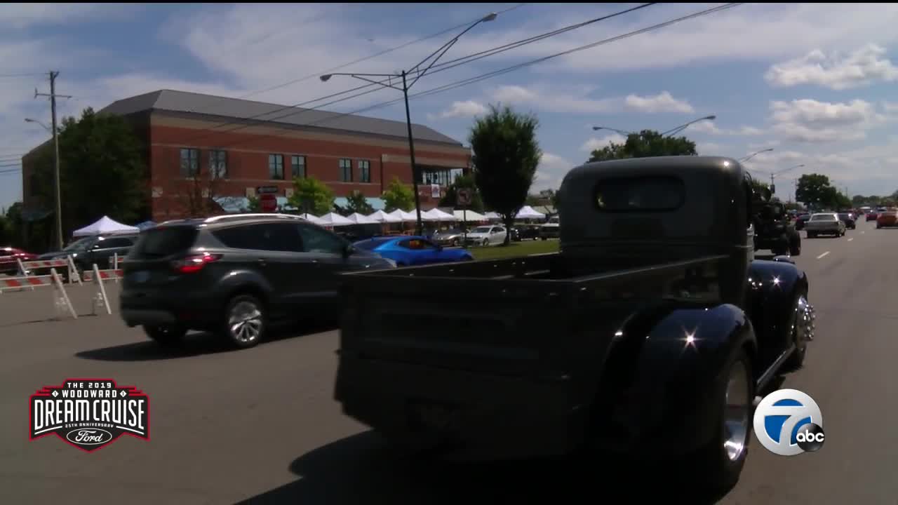 Dave Kindig, host of Bitchin' Rides, visits the Woodward Dream Cruise