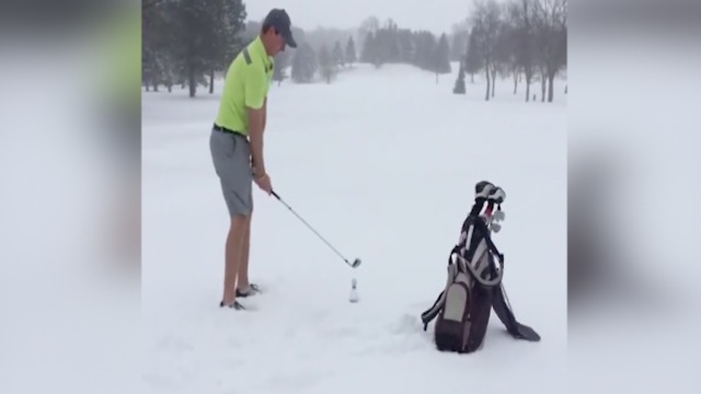 SNOWY GOLF! Devoted Masters fan doesn't let Minnesota powder stop him from teeing off - ABC15 Digital