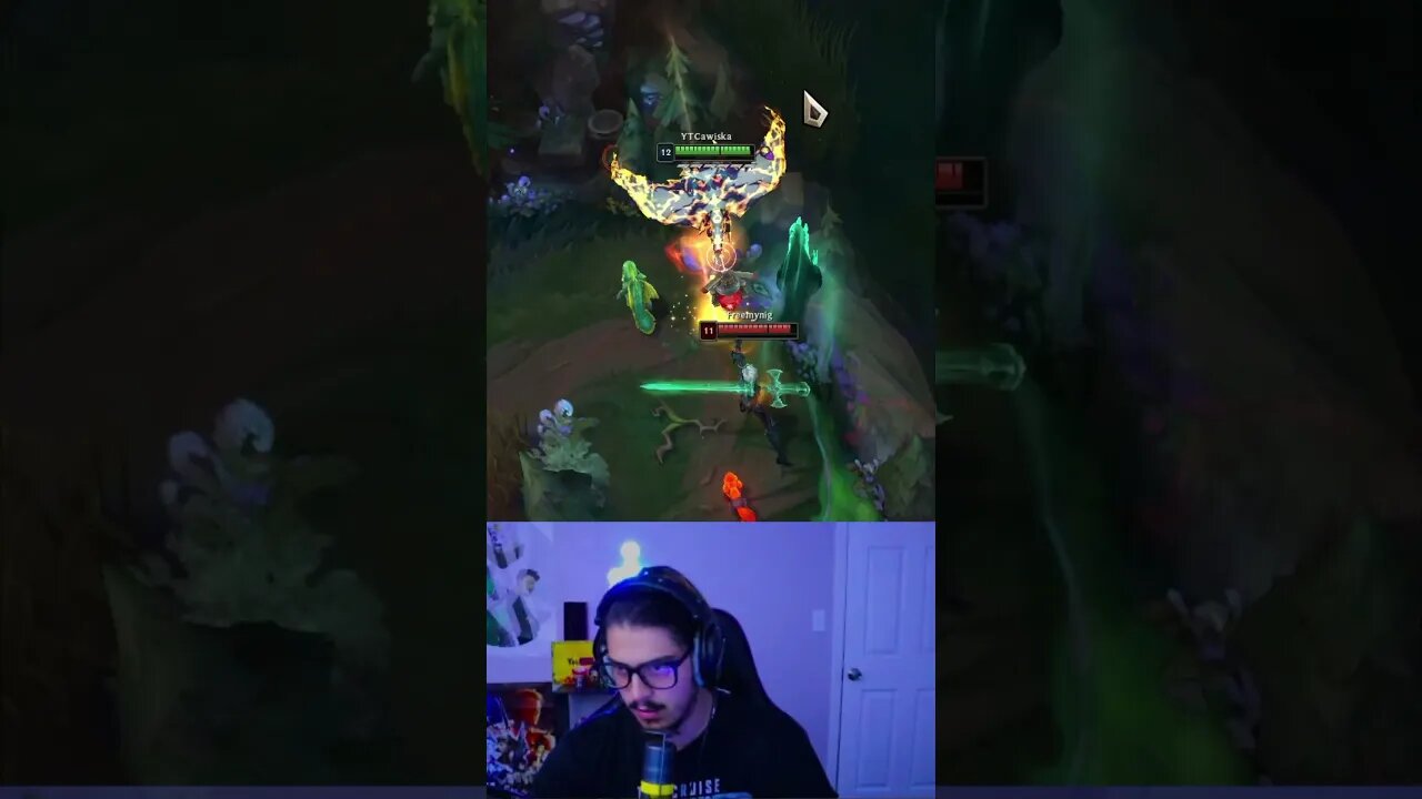 Flash just don’t work like it use to. #belveth #destroyed #funny #1v5 #leagueoflegends #cracked