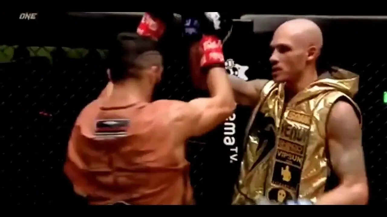 MMA = SEE WHAT HAPPENS DURING THE VIDEO = Léo Sócrates