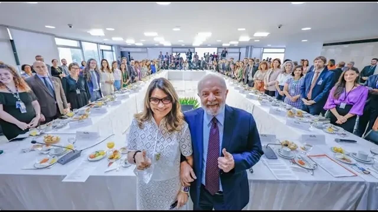 Lula culpa partidos por redução de mulheres em seu governo ... lula que é misógino !